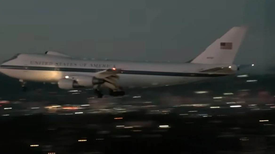 Ανησυχία προκάλεσε η  πτήση του «Αεροπλάνου της Αποκάλυψης»: «Φούντωσαν» τα σενάρια πυρηνικού ολέθρου (βίντεο)