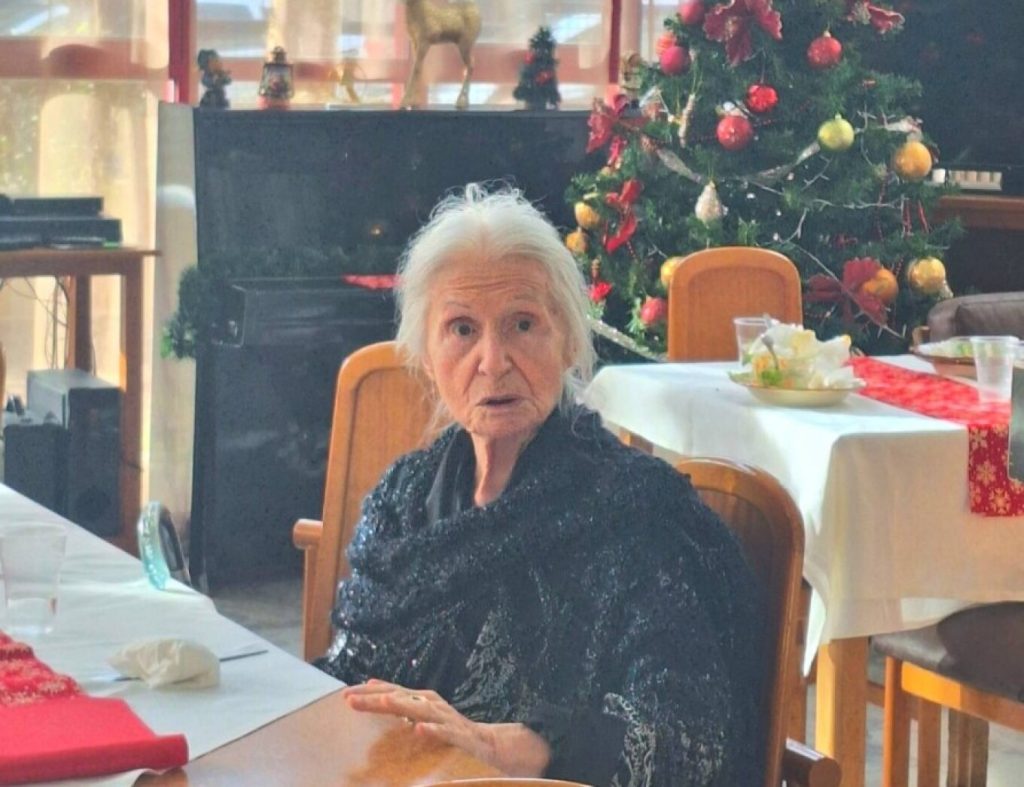 Έτσι είναι σήμερα η Μπέτυ Βαλάση στα 89 της: «Ζυγίζει 42 κιλά» (φωτό)