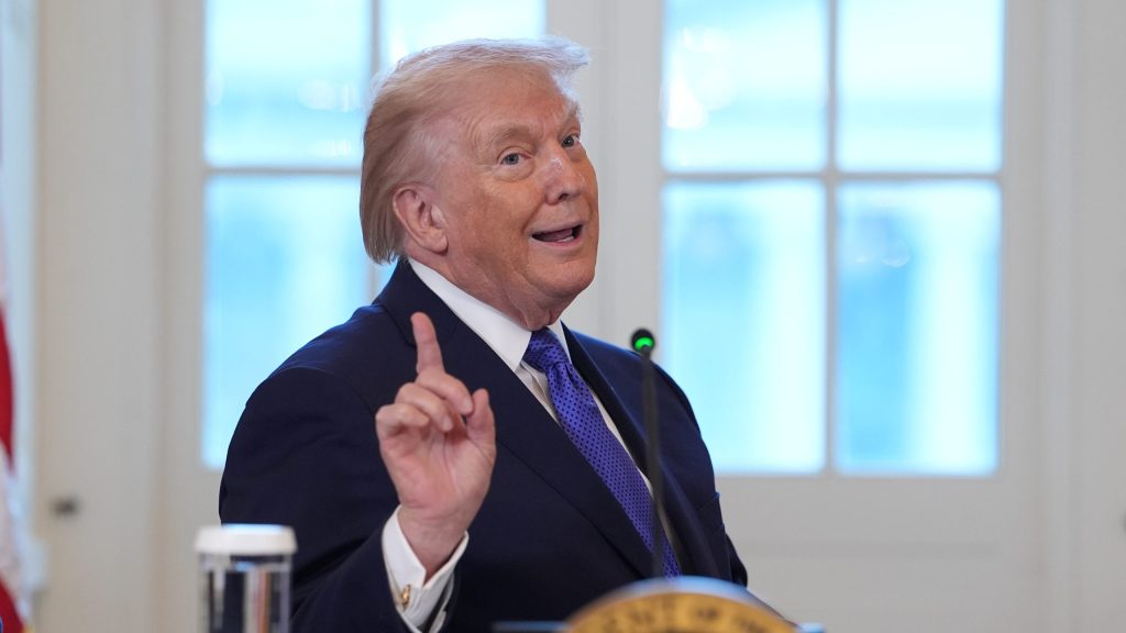 Ν.Τραμπ: «Η Δανία δεν έχει δικαιώματα στη Γροιλανδία» (βίντεο)