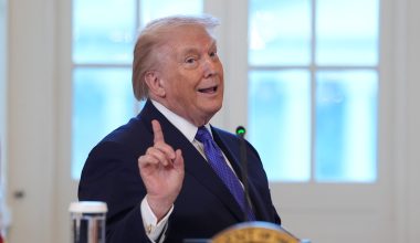 Ν.Τραμπ: «Η Δανία δεν έχει δικαιώματα στη Γροιλανδία» (βίντεο)