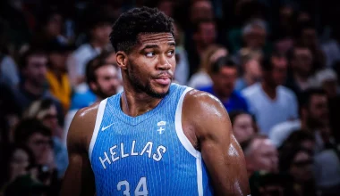 Γ.Αντετοκούνμπο: Ζήτησε και πήρε από τον Λ.Τζέιμς την φανέλα του – «Είναι πρότυπο για κάθε αθλητή»