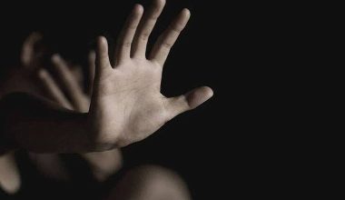 Θεσσαλονίκη: Xειροπέδες σε 24χρονο αλλοδαπό που κατηγορείται ότι άρπαξε 13χρονη και την βίασε