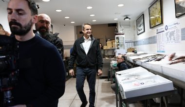 Βόλτα στο Μοσχάτο ο Κ.Μητσοτάκης με προεκλογικές δηλώσεις: «Δεν θα τάξουμε κάτι»