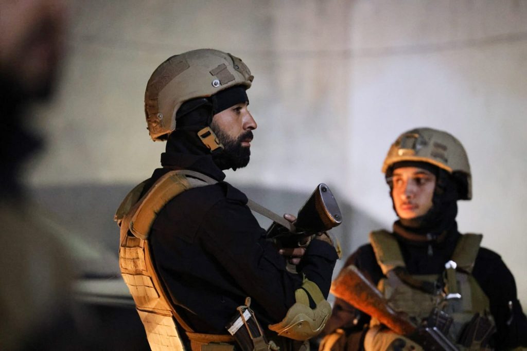 Συρία: Oι δυνάμεις του Αλ Σαράα ανακοίνωσαν πως αναστέλλουν τις στρατιωτικές επιχειρήσεις στο Χαλέπι