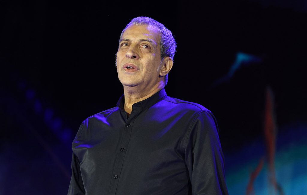 Θέμης Αδαμαντίδης: «Ερωτευμένος είμαι πάντα»