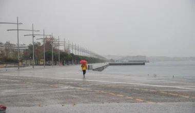 Ραγδαία πτώση της θερμοκρασίας από Κυριακή: Ψυχρή εισβολή και χειμωνιάτικο σκηνικό σε όλη τη χώρα