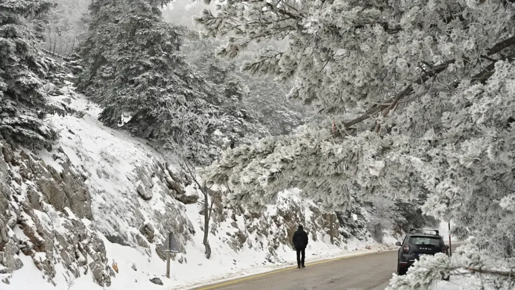 Καιρός: Xαμηλές θερμοκρασίες αύριο σε όλη την χώρα – Σε ποιες περιοχές θα σημειωθούν χιονοπτώσεις