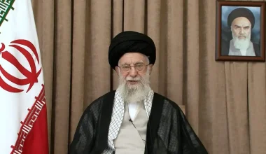 Σφοδρή επίθεση Αλί Χαμενεΐ κατά Ν.Τραμπ: «Oι τύραννοι και οι αλαζόνες ανατρέπονται στο απόγειο της ισχύος τους»