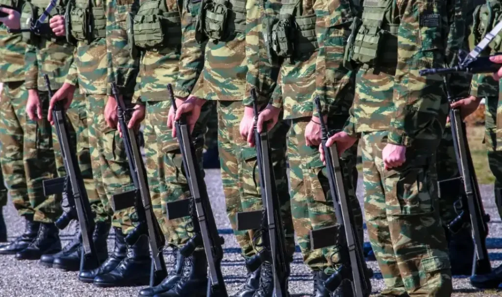 Έκτακτες κρίσεις στις Ένοπλες Δυνάμεις: Όλα τα ονόματα