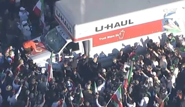 Λος Άντζελες: Φορτηγό έπεσε πάνω σε πλήθος διαδηλωτών – Αναφορές για πολλούς τραυματίες (βίντεο)