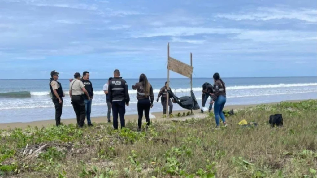 Φρίκη στον Ισημερινό: Εντοπίστηκαν κρεμασμένα σε παραλία πέντε ανθρώπινα κεφάλια!