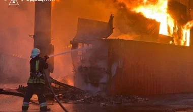 Περισσότερα από 35.000 νοικοκυριά χωρίς ηλεκτρικό ρεύμα στην Οδησσό μετά τα ρωσικά πλήγματα