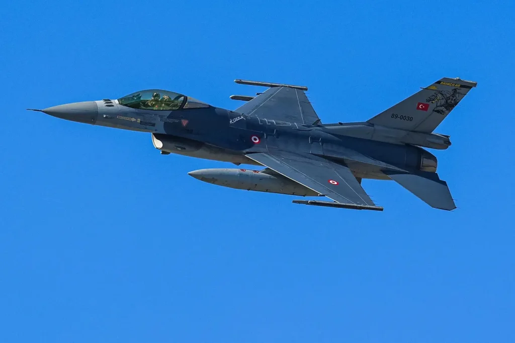 Πέντε παραβιάσεις του Εθνικού Εναέριου Χώρου από τουρκικά μαχητικά στο Αιγαίο