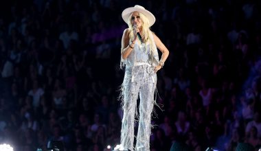 Α.Βίσση: «Θα τραγουδάω όσο έχω φωνή και μπορώ – Ήμουν ψώνιο σαν παιδάκι» (βίντεο)