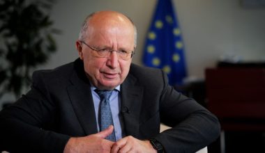 Ο επικεφαλής άμυνας της ΕΕ ζητά μόνιμο ευρωπαϊκό στρατό 100.000 ανδρών