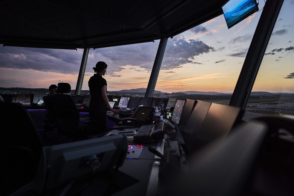 Αστείο πόρισμα για το black-out στον FIR Αθηνών: «Όλα καλά – Μόνο του έπεσε το σύστημα, μόνο του ανέβηκε»!