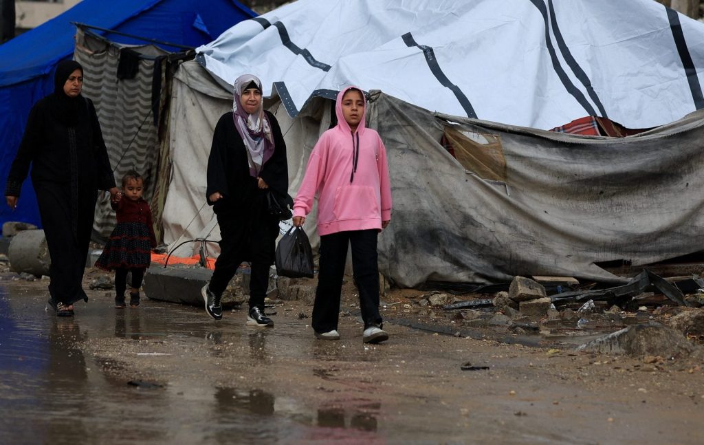 Σφοδρές πλημμύρες πλήττουν την Λωρίδα της Γάζας: Toυλάχιστον έξι νεκροί