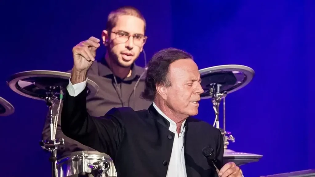 Χ.Ιγκλέσιας: Δύο γυναίκες πρώην υπάλληλοί του τον κατηγορούν για σεξουαλική παρενόχληση