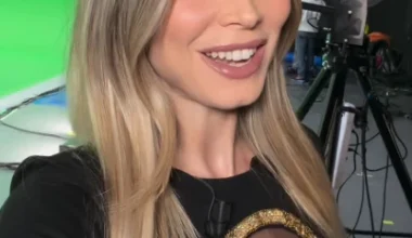 Η «καυτή» Ντιλέτα Λεότα κατάφερε πάλι να «κλέψει« πάλι την παράσταση από τους ποδοσφαιριστές