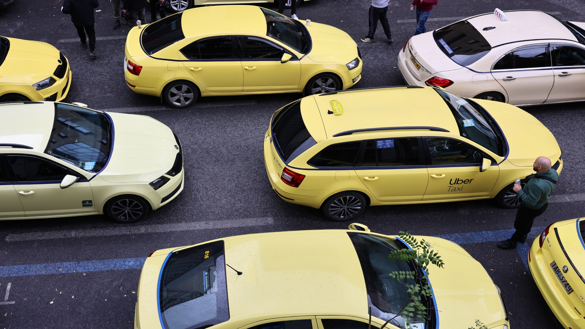 Χωρίς ταξί από σήμερα η Αθήνα: «Τραβούν χειρόφρενο» οι οδηγοί για 48 ώρες