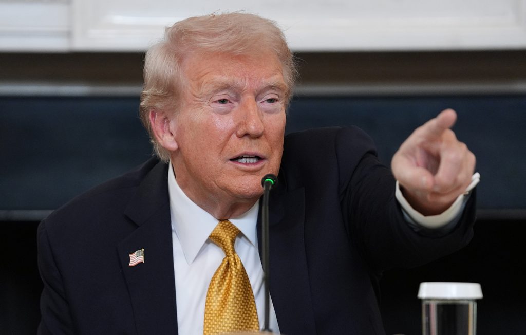 Ν.Τραμπ: «Δασμοί 25% σε όποια χώρα συναλλάσσεται με το Ιράν – Η απόφαση είναι τελική»