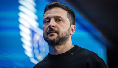 N.Τραμπ: «Ο Ζελένσκι δεν είχε χαρτιά από την πρώτη μέρα»