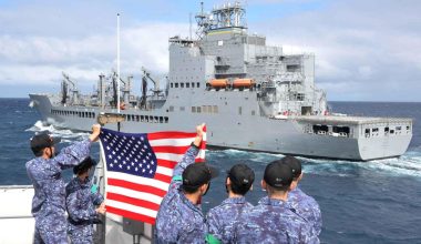 Κινεζικής καταγωγής ναύτης του αμερικανικού ναυτικού πρόδιδε τις θέσεις των πλοίων στο Πεκίνο