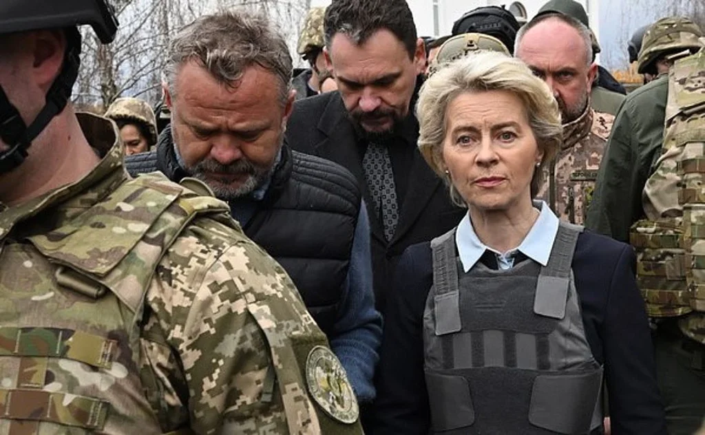 Η Ο.φον Ντερ Λάιεν θέλει η ΕΕ να γίνει «στρατιωτική υπερδύναμη», αλλά η Γροιλανδία δεν καλύπτεται από την Ένωση