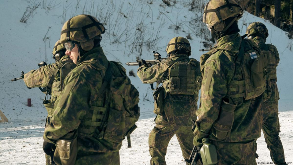 Φινλανδία: Ο Στρατός θα αποκτήσει νάρκες κατά προσωπικού και θα αρχίσει να εκπαιδεύει τα μέλη του