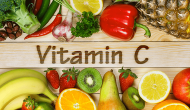 Δείτε ποια είναι τα έξι οφέλη που έχει για την υγεία η βιταμίνη C – Πηγές τροφίμων έναντι συμπληρωμάτων