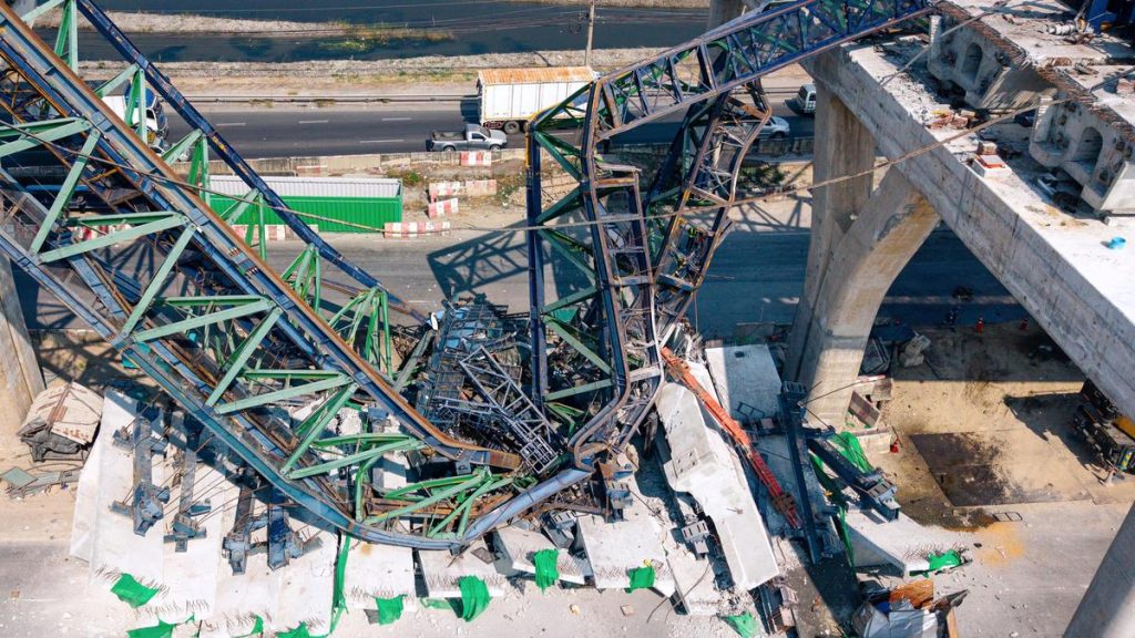 Δεύτερη κατάρρευση γερανού στην Ταϊλάνδη: Έπεσε σε εργοτάξιο κατασκευής αυτοκινητοδρόμου – 2 νεκροί