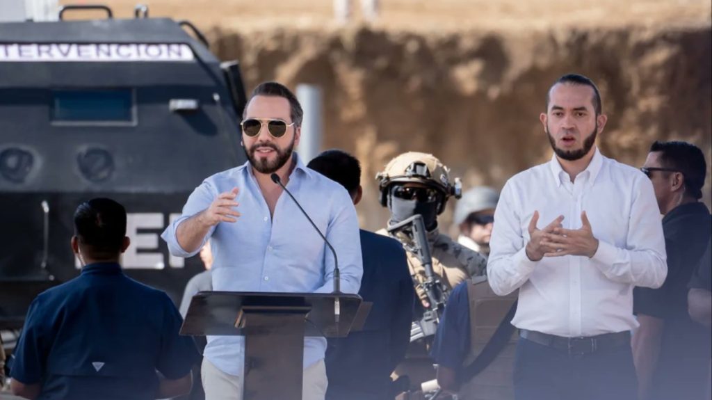 Ο πρόεδρος του Ελ Σαλβαδόρ Ν.Μπουκέλε εγκαινίασε νέα μεγάλη φυλακή τύπου «CECOT» στην Κόστα Ρίκα (βίντεο)