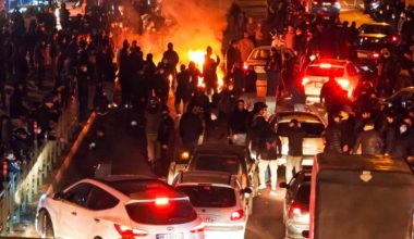 Νέα μαρτυρία για τις διαδηλώσεις στο Ιράν: «Κουβαλούσα τη νεκρή γυναίκα μου για 1,5 ώρα»