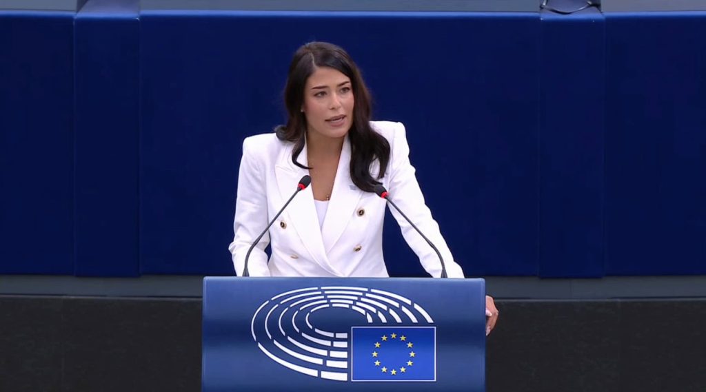 A.Λατινοπούλου: Με επιστολή της προς την Ρ.Μέτσολα ζητά να αρθεί η ασυλία της για αγωγή σε βάρος της