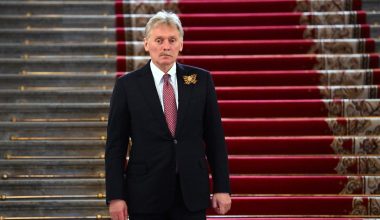 Ν.Πεσκόφ: «Ο Β.Ζελένσκι καθυστερεί μια πιθανή ειρηνευτική συμφωνία για τον τερματισμό του πολέμου»