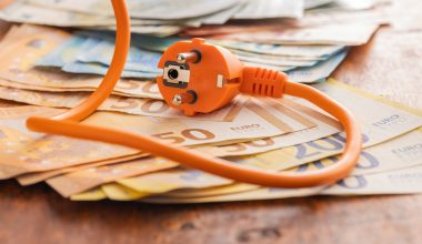 Από την 1η Φεβρουαρίου θα τεθούν σε ισχύ τα «πορτοκαλί» τιμολόγια ρεύματος – Τι πρέπει να ξέρετε