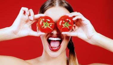 Νέα έρευνα: Δείτε πώς οι ντομάτες προστατεύουν από την ουλίτιδα