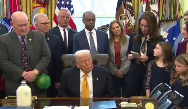 Βίντεο: Ο Ν.Τραμπ πήρε έναν υπνάκο για μερικά δευτερόλεπτα