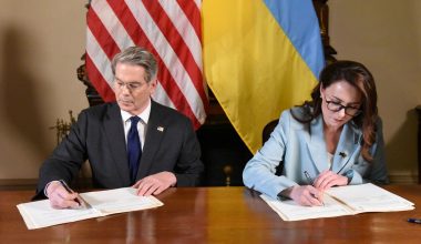 Νέα συνάντηση Αμερικανών και Ουκρανών στο Μαϊάμι  με στόχο τον τερματισμό του πολέμου