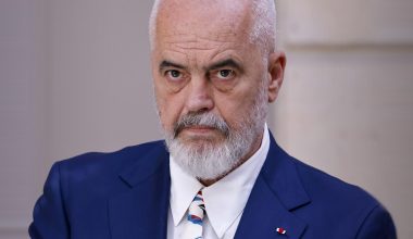 Χρήστες του Χ απαντούν στις δηλώσεις Ε.Ράμα: «Οι μοντέρνοι Έλληνες μοιράζονται ίδιο DNA με τους αρχαίους»