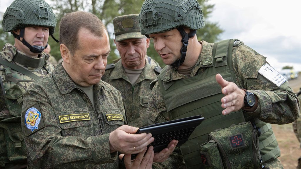 Ντμίτρι Μεντβέντεφ: «Στις 422.000 οι συμβάσεις στρατολόγησης που υπογράφηκαν το 2025»