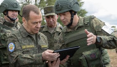 Ντμίτρι Μεντβέντεφ: «Στις 422.000 οι συμβάσεις στρατολόγησης που υπογράφηκαν το 2025»