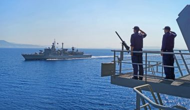 Μαζικές παραιτήσεις στελεχών των Ενόπλων Δυνάμεων: Όποιος μπορεί να φύγει, φεύγει γιατί «δεν έχει να ζήσει»