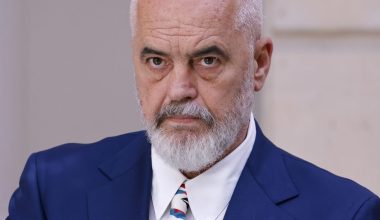 Χρήστες του Χ απαντούν στις δηλώσεις Ε.Ράμα: «Οι μοντέρνοι Έλληνες μοιράζονται ίδιο DNA με τους αρχαίους»