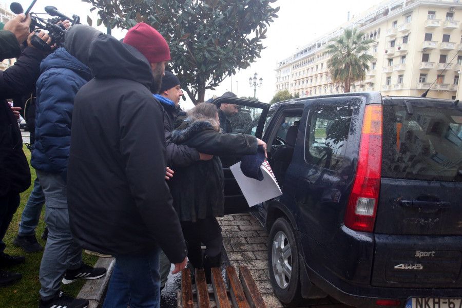 Θεσσαλονίκη: Ένταση έξω από το Ολύμπιον κατά τη διάρκεια παρουσίασης του βιβλίου Α.Τσίπρα – 6 συλλήψεις