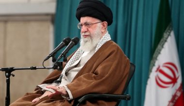 Αλί Χαμενεΐ: «Ο Ν.Τραμπ είναι υπεύθυνος για τα θύματα κατά τη διάρκεια των διαδηλώσεων στο Ιράν»