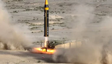 Οι Ιρανοί πραγματοποιούν δοκιμές ενός νέου υπερ-υπερηχητικού πυραύλου