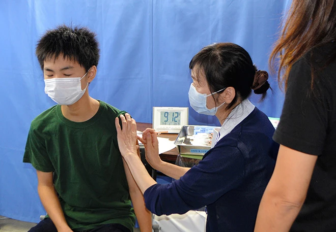 Η Ιαπωνία διέκοψε την υποχρεωτική χορήγηση σκευασμάτων σε παιδιά το 1994 και έχει πολύ χαμηλή θνησιμότητα