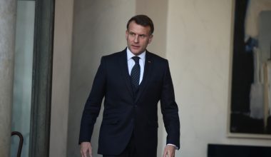 Ε.Μακρόν: «Απαράδεκτες οι απειλές του Ν.Τραμπ για επιβολή δασμών»