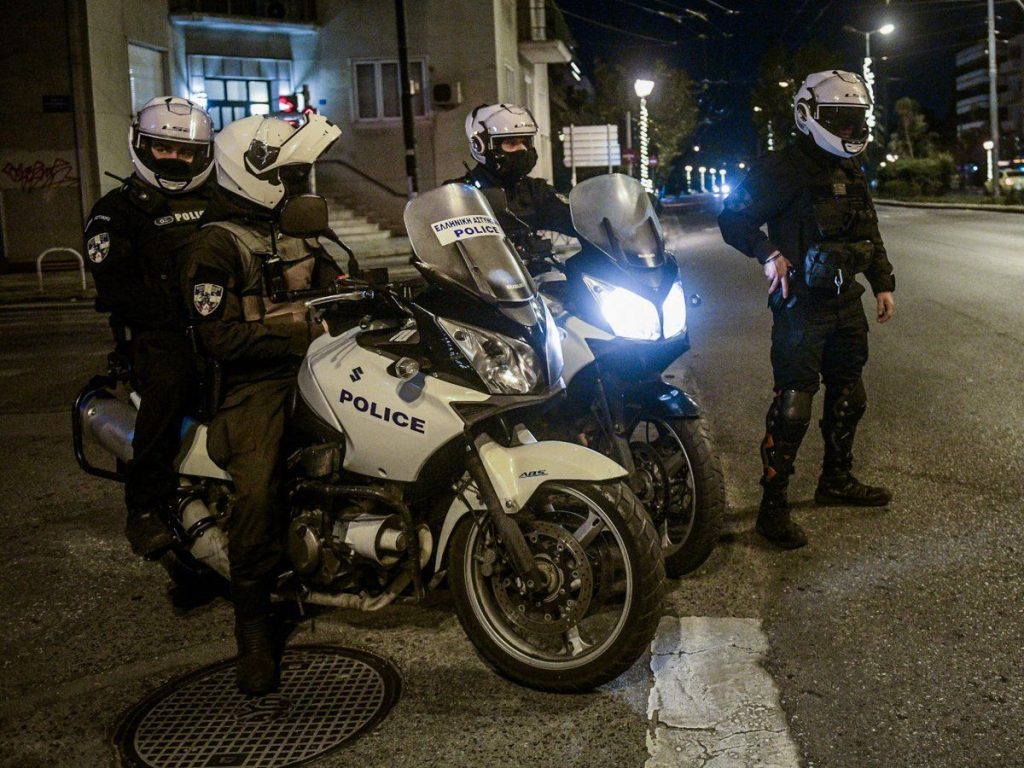 Άγιος Παντελεήμονας: Συνελήφθησαν τέσσερα άτομα για απάτες – Κατασχέθηκαν πάνω από 38.000 ευρώ και κοσμήματα